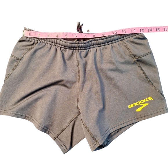 Brooks athletic shorts - Picture 7 of 9